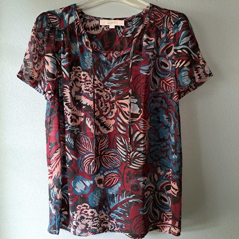 LOFT Black Burgundy Teal Floral Short Sleeve Top, Size Medium Petite.